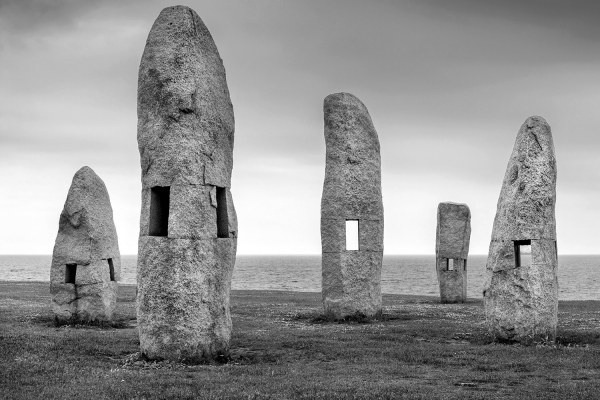 Looktrope Espagne La Corogne Menhirs pour la paix au Campo Rata