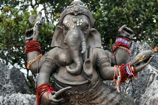 Looktrope Thailande Temple de la Grotte Du Tigre